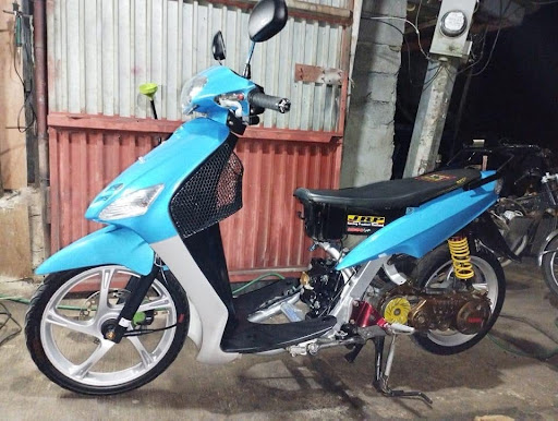 ALARCON'S VULCANIZING SHOP AND MOTORCYCLE REPAIR SHOP