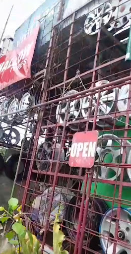 Emong and Epoys vulcanizing shop