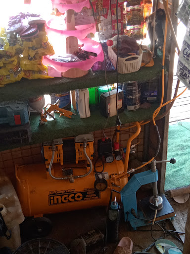 Rickzle vulcanizing shop